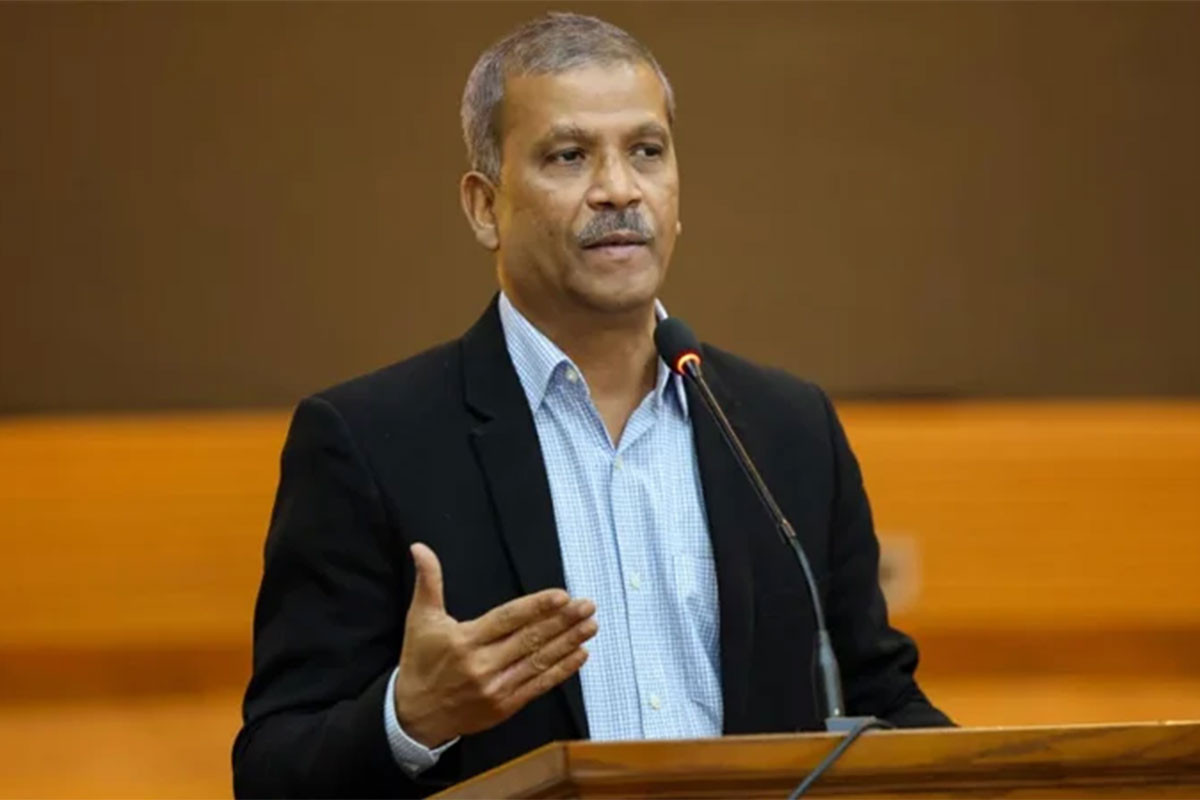 ভোটার বিভ্রান্ত এড়াতে ভিন্ন রঙের ব্যালটে গণভোট : আসিফ নজরুল