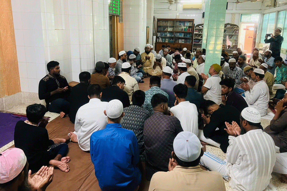 খালেদা জিয়ার সুস্থতা কামনায় মাসুদুজ্জামানের উদ্যোগে দোয়া মাহফিল