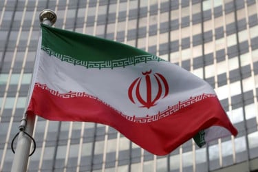 ইরানে ধর্ষণের দায়ে প্রকাশ্যে মৃত্যুদণ্ড কার্যকর