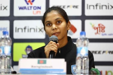 কোচ বাটলারের ‘হাই লাইন ডিফেন্স’ নিয়ে আফঈদার উপলব্ধি