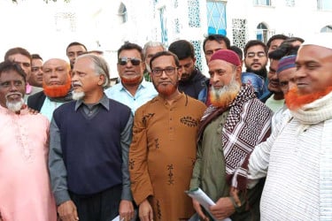 আখাউড়ায় বিএনপির ৩১ দফার লিফলেট বিতরণ