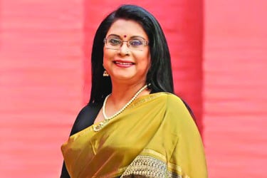 বন্যায় মুগ্ধ প্রবাসীরা...