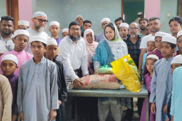 মোহন মিয়ার মৃত্যুবার্ষিকীতে এতিমখানা-মাদ্রাসায় খাদ্যসামগ্রী বিতরণ