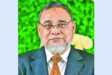 রাজনীতিতে সম্পৃক্তরা পর্যবেক্ষক নন