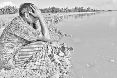 ভাঙনে দিশাহারা ধরলা তীরবাসী