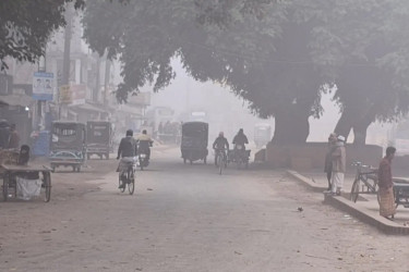 শীতে কাঁপছে তেঁতুলিয়া