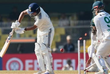 ঘরের মাঠে আবারও হোয়াইটওয়াশ ভারত