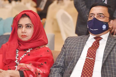 বেনজীরের স্ত্রী-মেয়ের আয়কর নথি জব্দের আদেশ