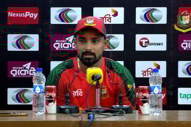 যে কারণে ক্ষুব্ধ লিটন: “বোর্ড বলেছে, যে দল দেবে, সেটা নিয়েই কাজ করতে হবে”