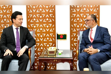 বাণিজ্য উপদেষ্টার সঙ্গে উজবেকিস্তানের রাষ্ট্রদূতের বৈঠক