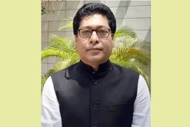 সাবেক মন্ত্রী ফরহাদ ও তার স্ত্রীর বিরুদ্ধে দুদকের মামলা