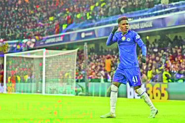 বার্সাকে হারাল চেলসি
