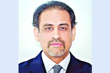 অতিরিক্ত চাপের আশঙ্কায় ব্যবসায়ীরা