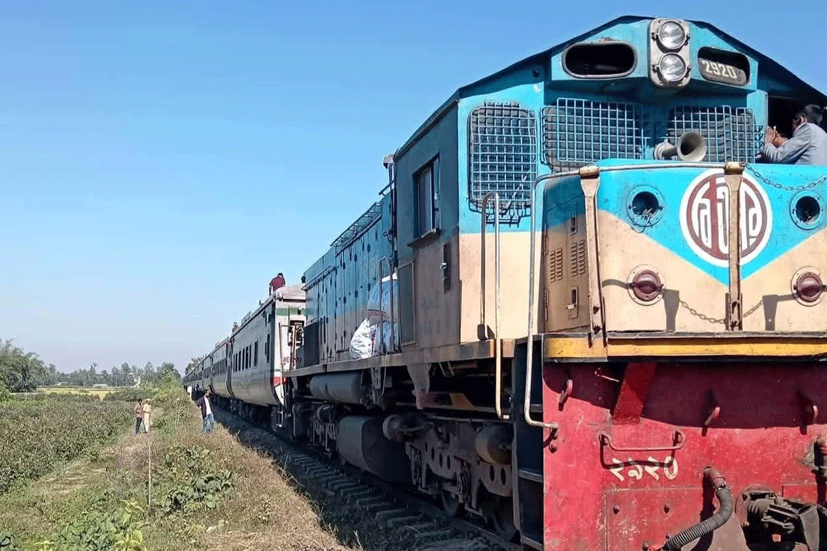 সাড়ে তিন ঘণ্টা পর সিলেটের সঙ্গে সারাদেশের রেল যোগাযোগ স্বাভাবিক