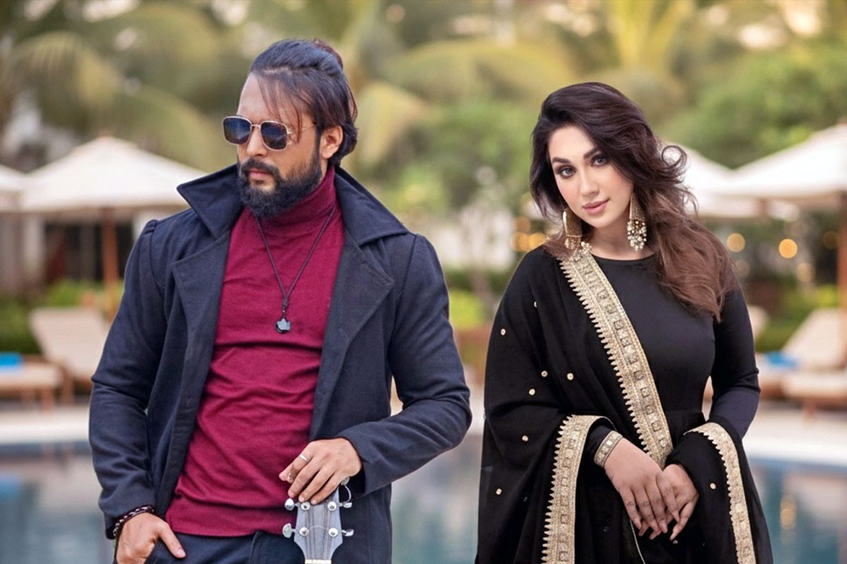 জোড়া ছবিতে আদর-অপু?