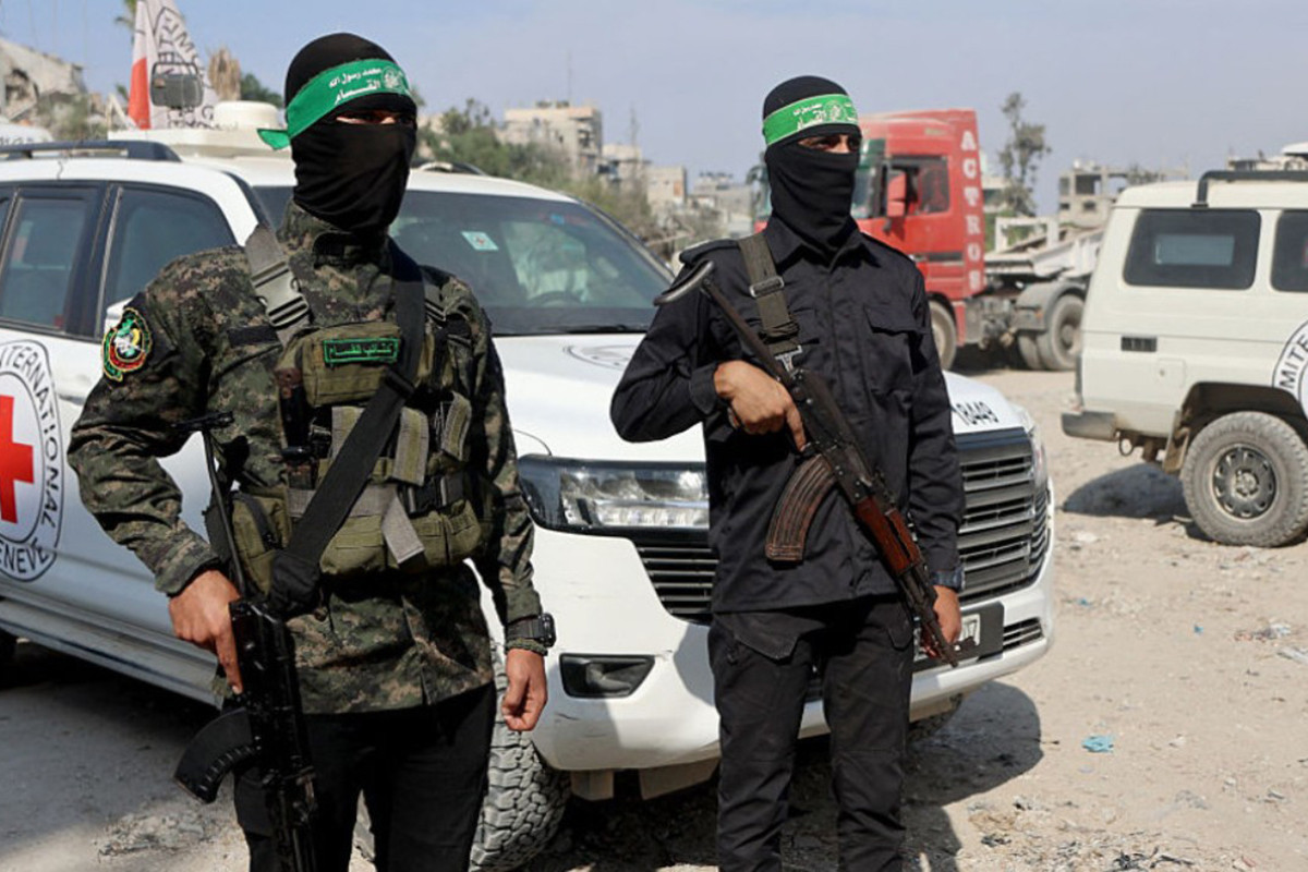 যোদ্ধাদের সুড়ঙ্গ থেকে বের করার ব্যবস্থার আহ্বান ফিলিস্তিনি গোষ্ঠীর