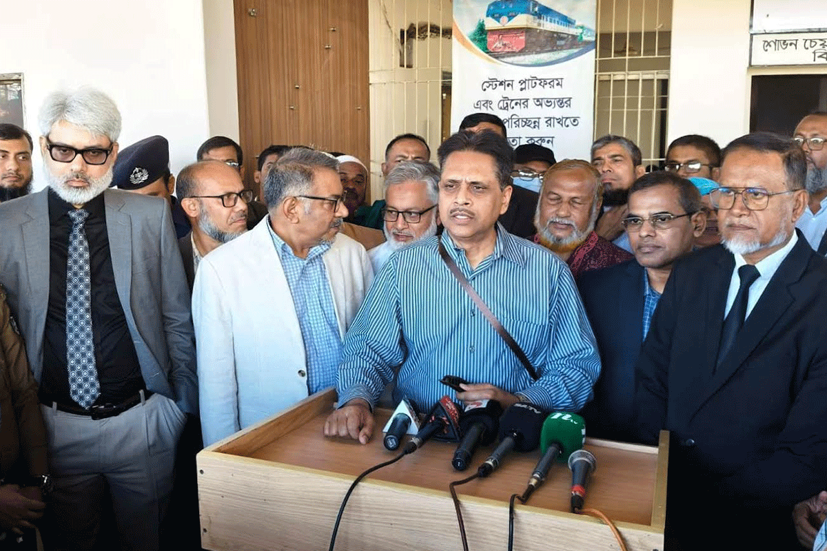 জয়দেবপুর রেলওয়ে জংশন পরিদর্শনে প্রধান উপদেষ্টার বিশেষ সহকারী