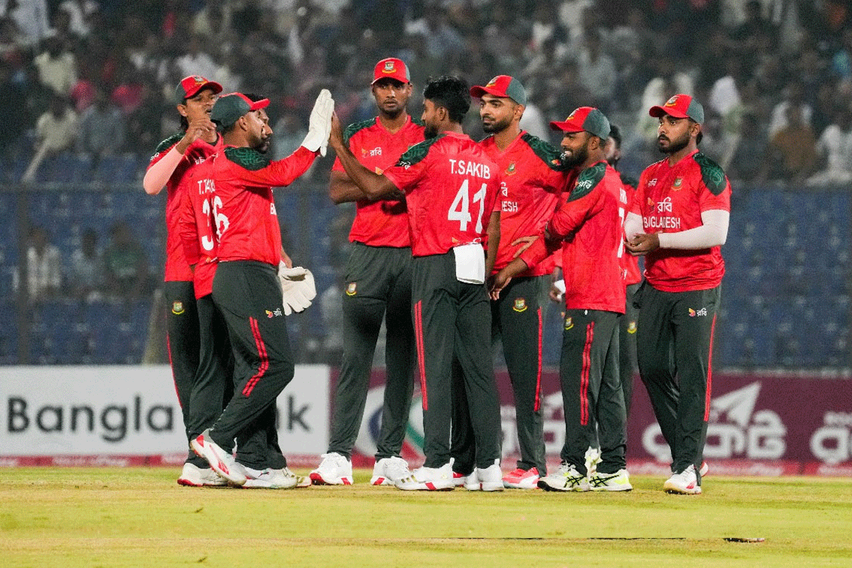 টেক্টরের ঝড়ো ব্যাটিংয়ে বাংলাদেশকে বড় লক্ষ্য দিল আয়ারল্যান্ড