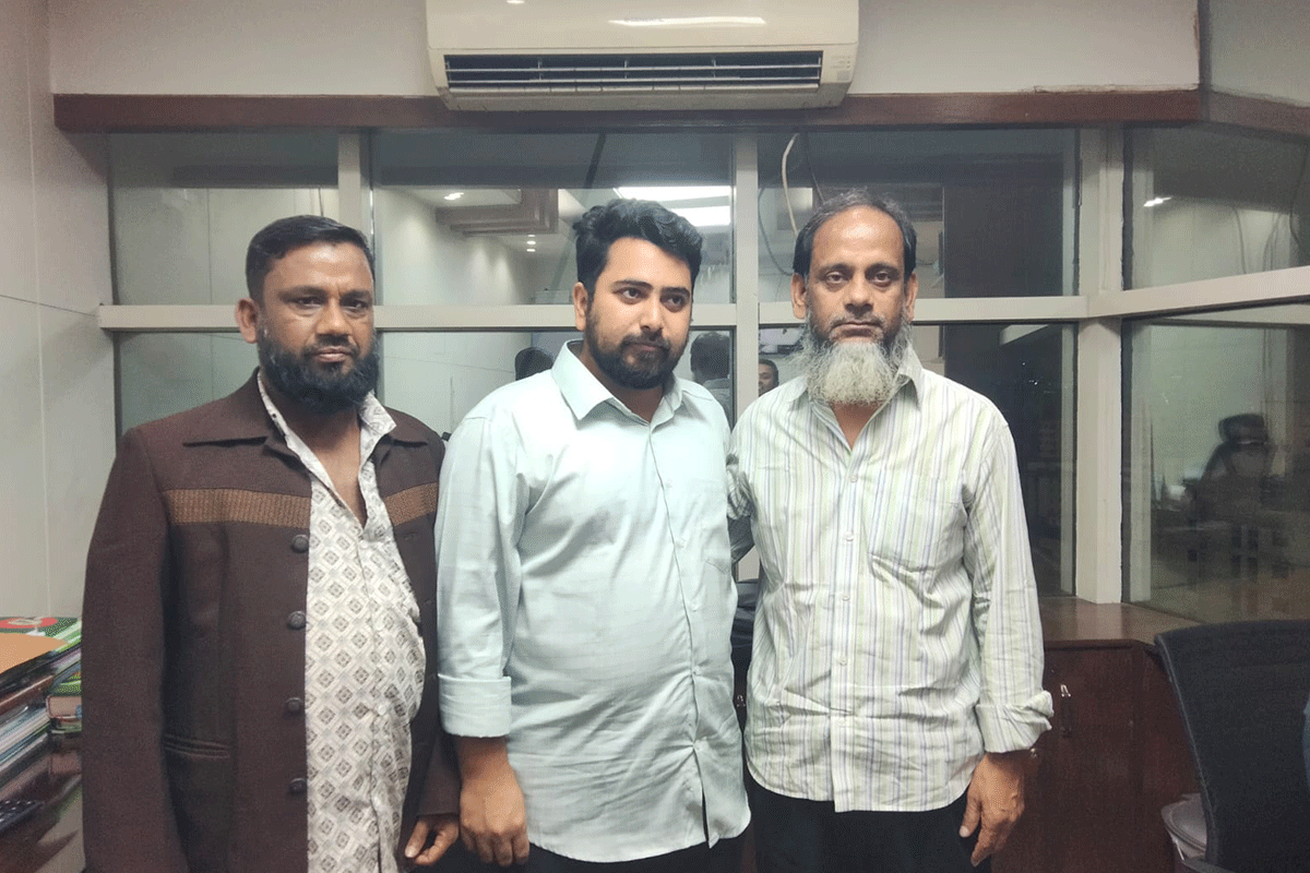 মুন্সীগঞ্জ-১আসনে এনসিপির মনোনয়ন নিলেন জুলাই শহীদ পরিবারের সদস্যরা