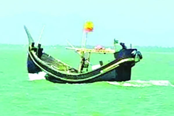 ১২ জেলেকে ধরে নিয়ে গেল আরাকান আর্মি