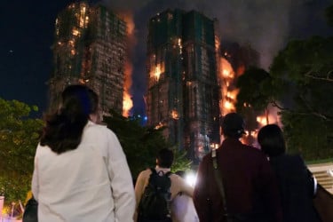 হংকংয়ে বহুতল ভবনে আগুনে নিহত বেড়ে ৪৪