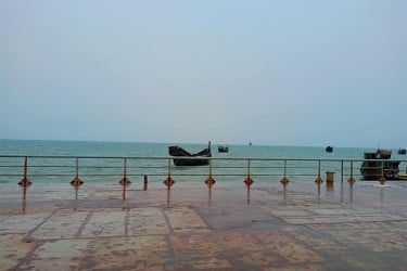 সেন্টমার্টিনে ১২ জেলেকে ধরে নিয়ে গেছে আরাকান আর্মি