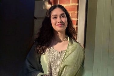 স্বমহিমায় উদ্ভাসিত হচ্ছেন জাইমা রহমান