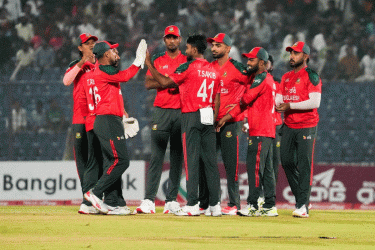 টেক্টরের ঝড়ো ব্যাটিংয়ে বাংলাদেশকে বড় লক্ষ্য দিল আয়ারল্যান্ড