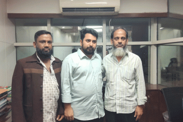 মুন্সীগঞ্জ-১আসনে এনসিপির মনোনয়ন নিলেন জুলাই শহীদ পরিবারের সদস্যরা