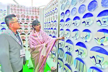 আইসিসিবিতে জমজমাট সিরামিক মেলা