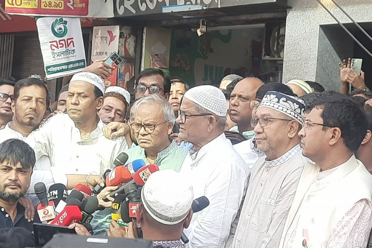 খালেদা জিয়ার জন্য দেশবাসীর কাছে দোয়া চাইলেন মির্জা ফখরুল