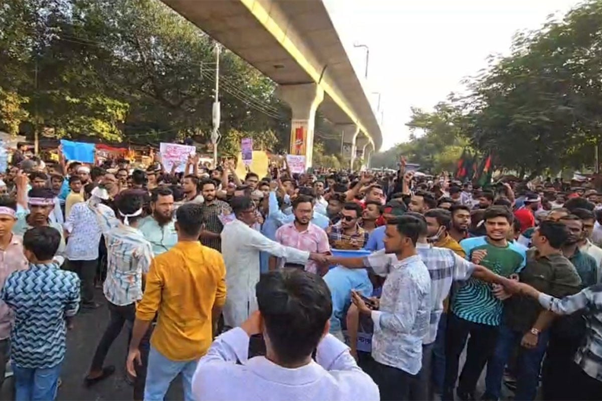 ভোলা-বরিশাল সেতু নির্মাণসহ পাঁচ দাবিতে শাহবাগে ভোলাবাসী