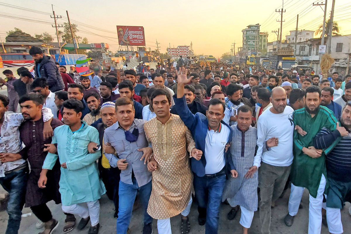 বগুড়ায় তারেক রহমানের পক্ষে যুবদলের গণসংযোগ