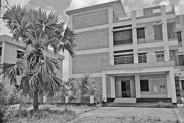 নেই চিকিৎসক মেলে না ওষুধ