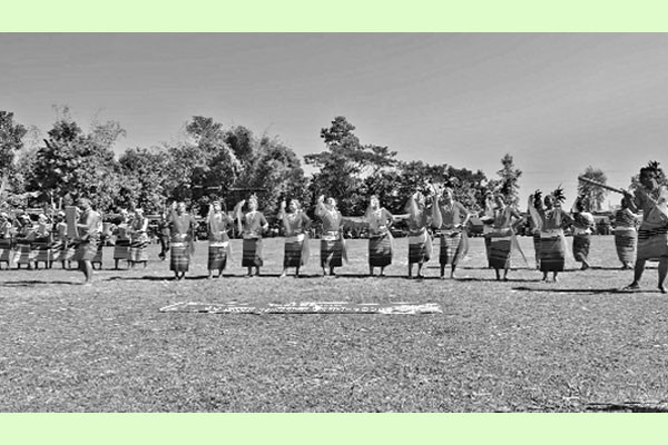 ওয়ানগালা উৎসবে মেতেছিল গারোরা