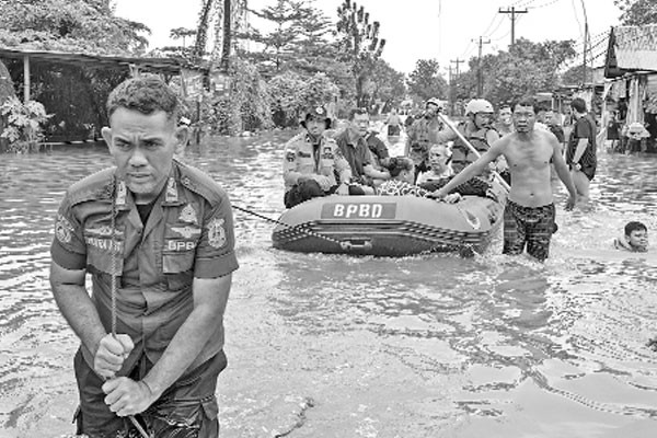 তিন দেশে বন্যায় প্রাণহানি ৩২১