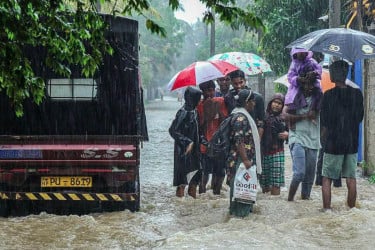 শ্রীলঙ্কায় বন্যা–ভূমিধসে নিহত ৫৬, নিখোঁজ ২১