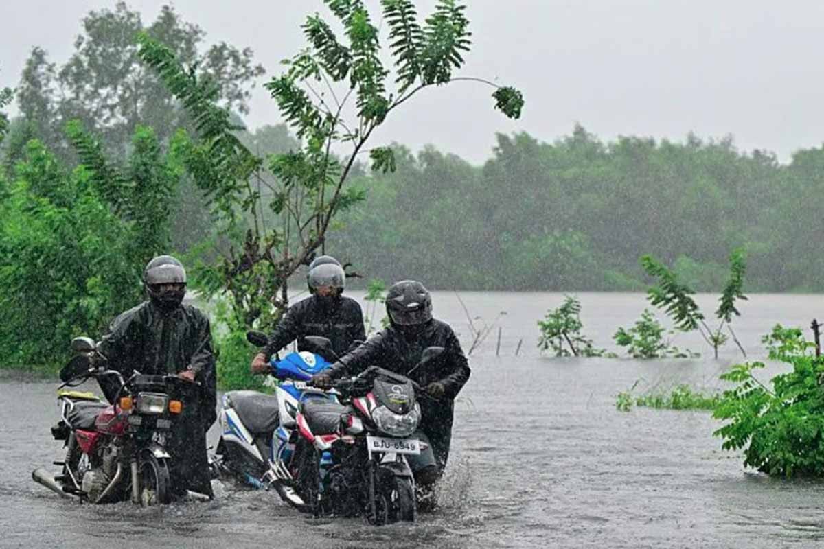 শ্রীলঙ্কায় বন্যা–ভূমিধসে প্রাণহানি ৮০ ছাড়াল, নিখোঁজ অন্তত ৩৪