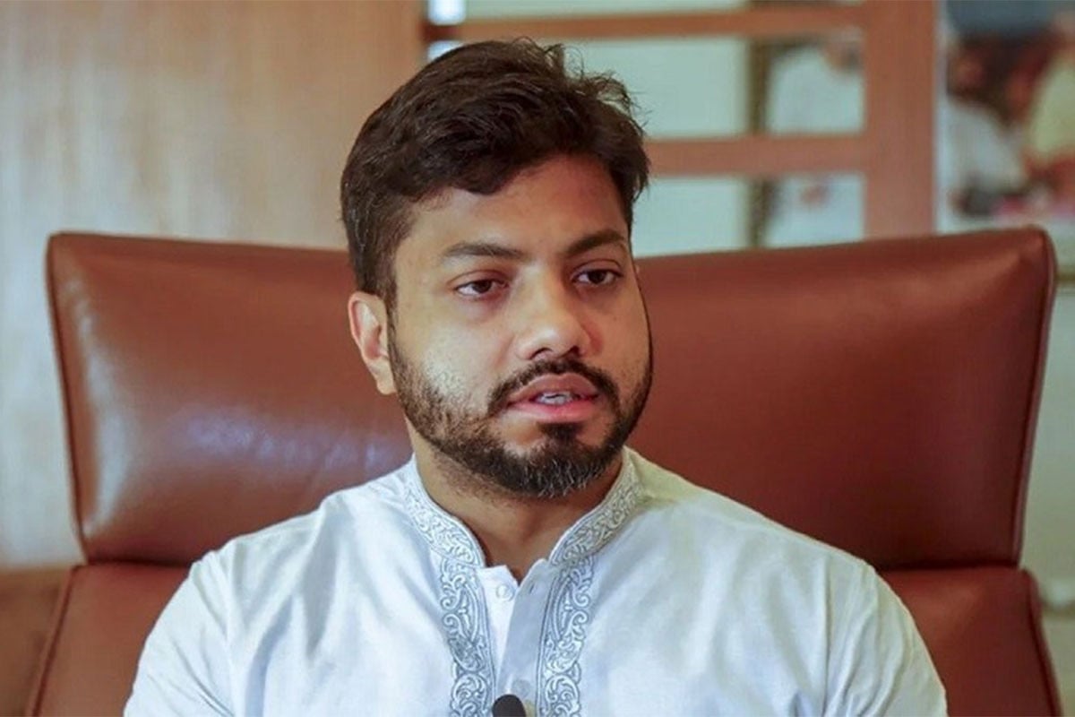 হাসপাতালের নিয়ন্ত্রিত কক্ষে ঢুকে যাওয়া দায়িত্বশীল আচরণ নয়