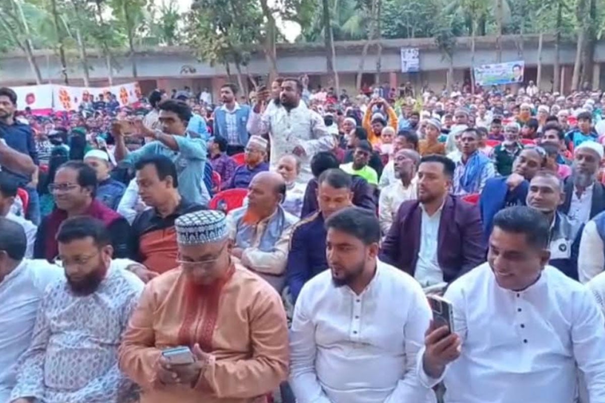 ফরিদগঞ্জে বেগম জিয়ার সুস্থতা কামনায় দোয়া মাহফিল