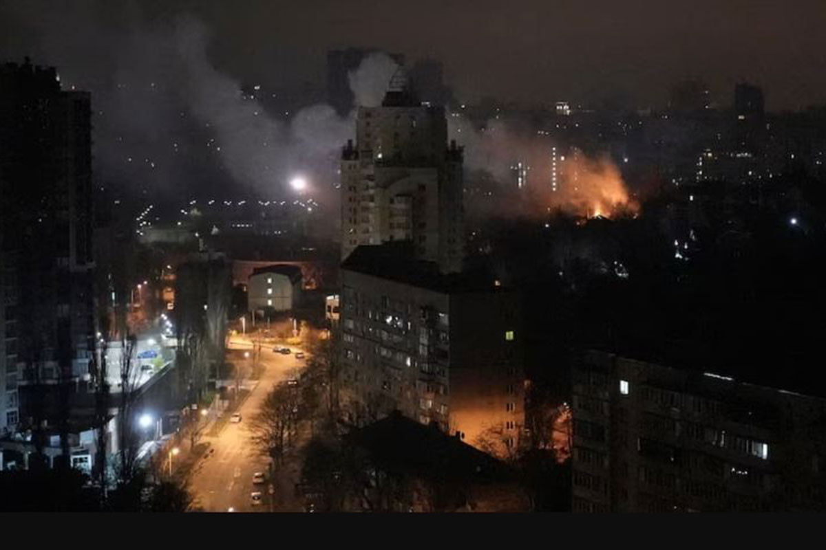 ইউক্রেনে রাতভর ব্যাপক হামলা, হতাহত ৩৩