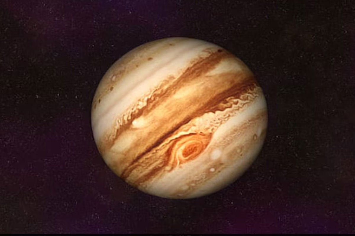 শনি গ্রহের উপগ্রহে বরফের নিচে লুকিয়ে থাকতে পারে সাগর