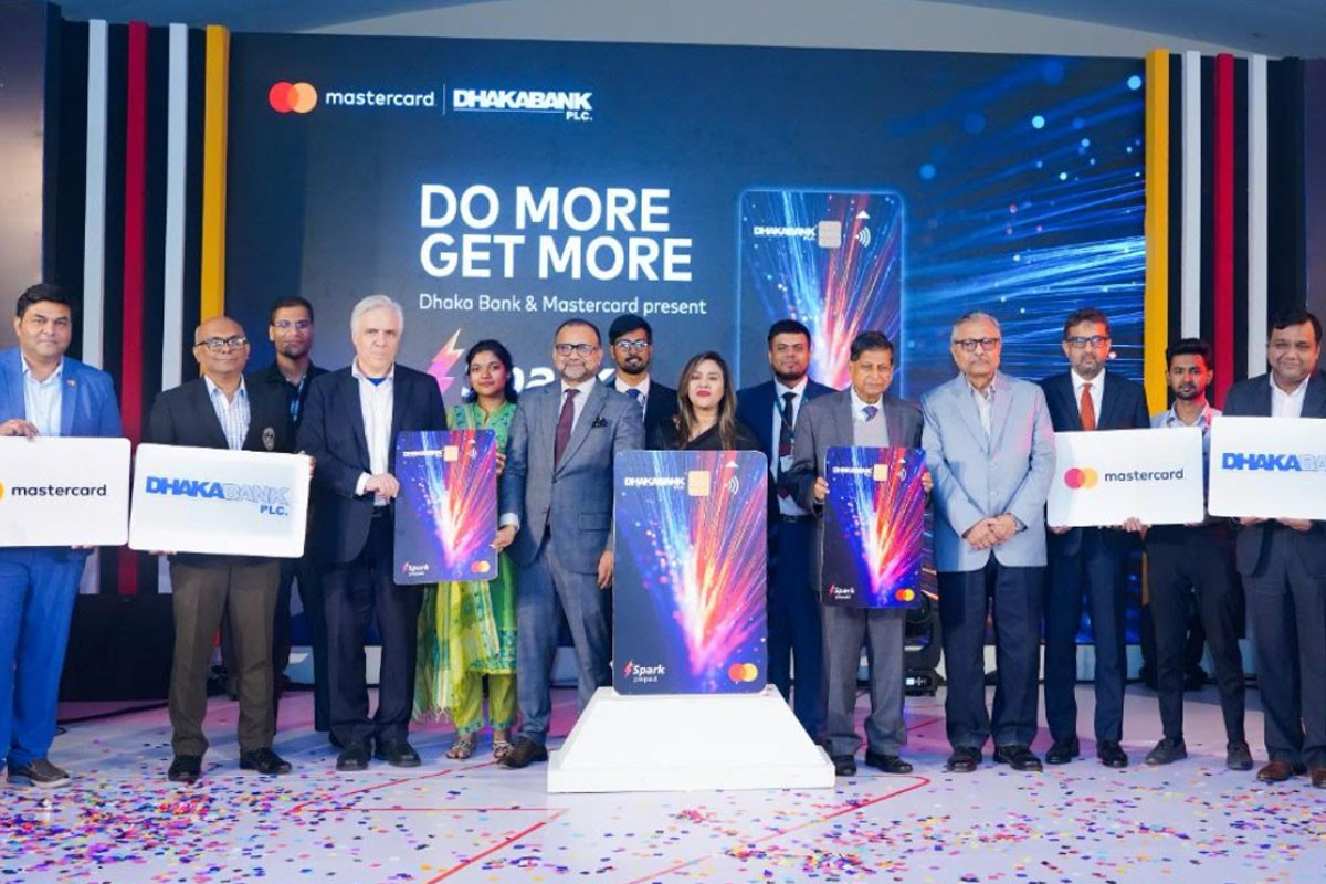 তরুণদের জন্য ঢাকা ব্যাংক ও মাস্টারকার্ডের ডুয়াল কারেন্সি প্রিপেইড কার্ড ‘স্পার্ক’