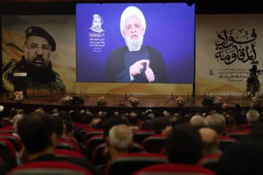 শীর্ষ কমান্ডার হত্যার জবাব দেবে হিজবুল্লাহ, হুঁশিয়ারি নাঈম কাসেমের