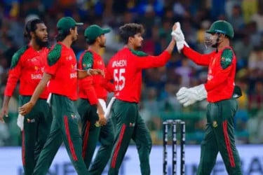 সিরিজ বাঁচানোর লড়াইয়ে সন্ধ্যায় মাঠ নামছে বাংলাদেশ