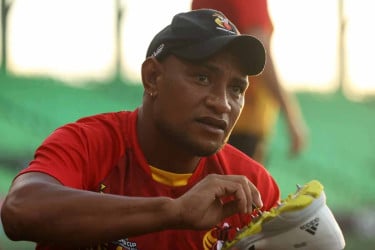 নারীকে ঘুষি মেরে মোবাইল ছিনতাই, তিন বছরের জেল আন্তর্জাতিক ক্রিকেটারের