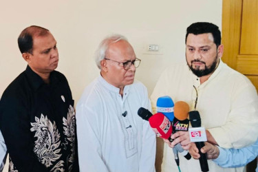 হাসপাতালে ভিড় না করে খালেদা জিয়ার জন্য দোয়ার আহ্বান রিজভীর