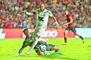 চোট নিয়েও দুর্দান্ত নেইমার, জিতল সান্তোস