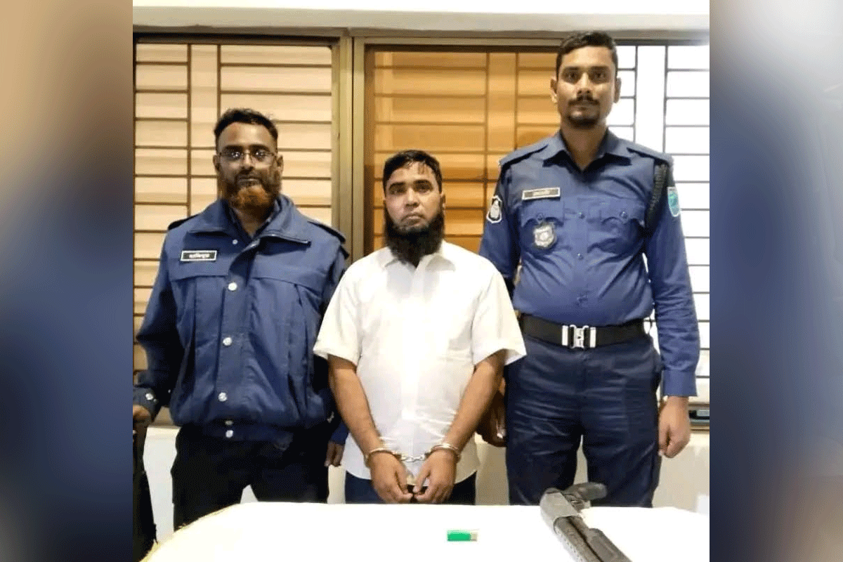 মুন্সীগঞ্জে লুট হওয়া অস্ত্রসহ আটক ১