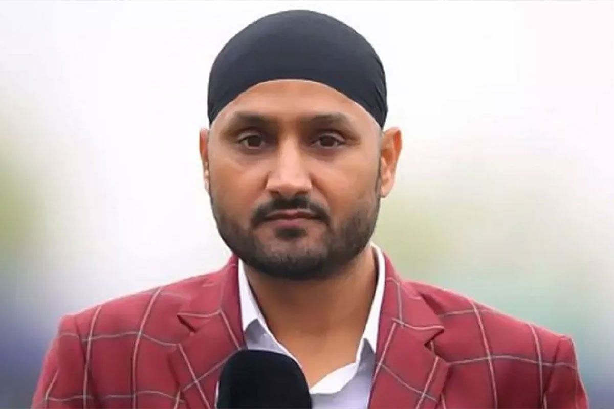 ভারতকে নিজেদের সুবিধামতো উইকেট তৈরির অভ্যাস ছাড়ার পরামর্শ হরভজনের